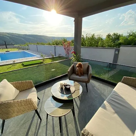Vukas Villa